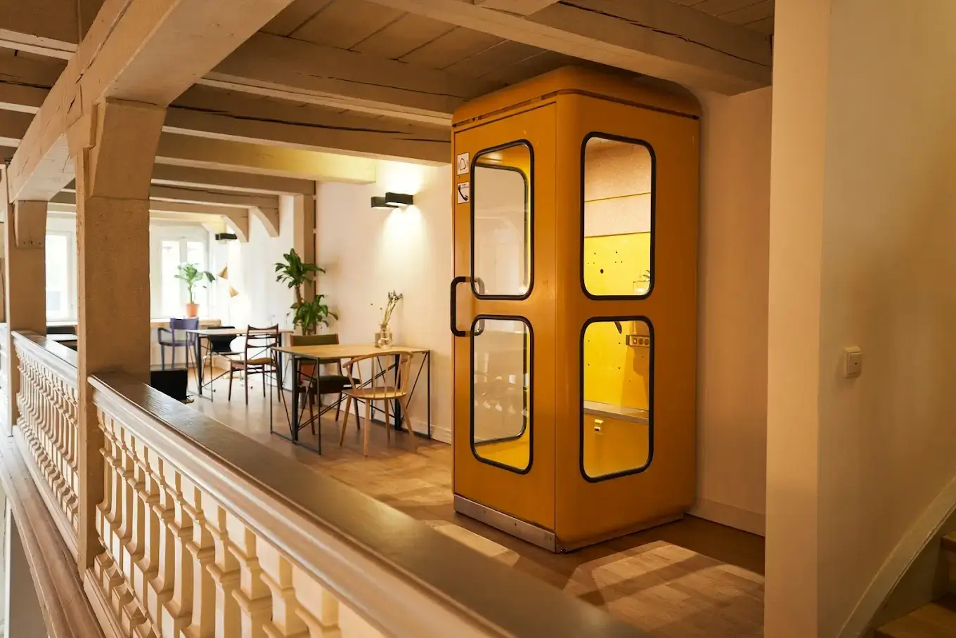 4 WALLS | Coworking | Eventlocation | Café | Store