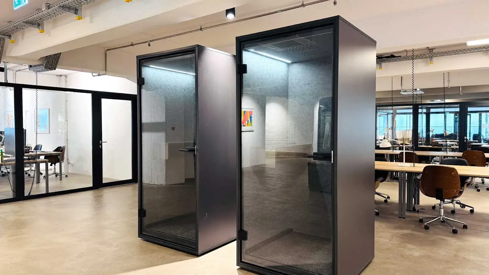 Garage 127 Coworking interior photo 11