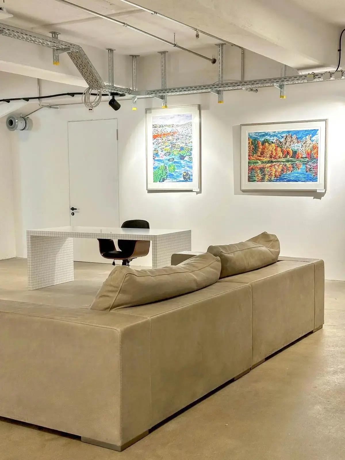 Garage 127 Coworking interior photo 8