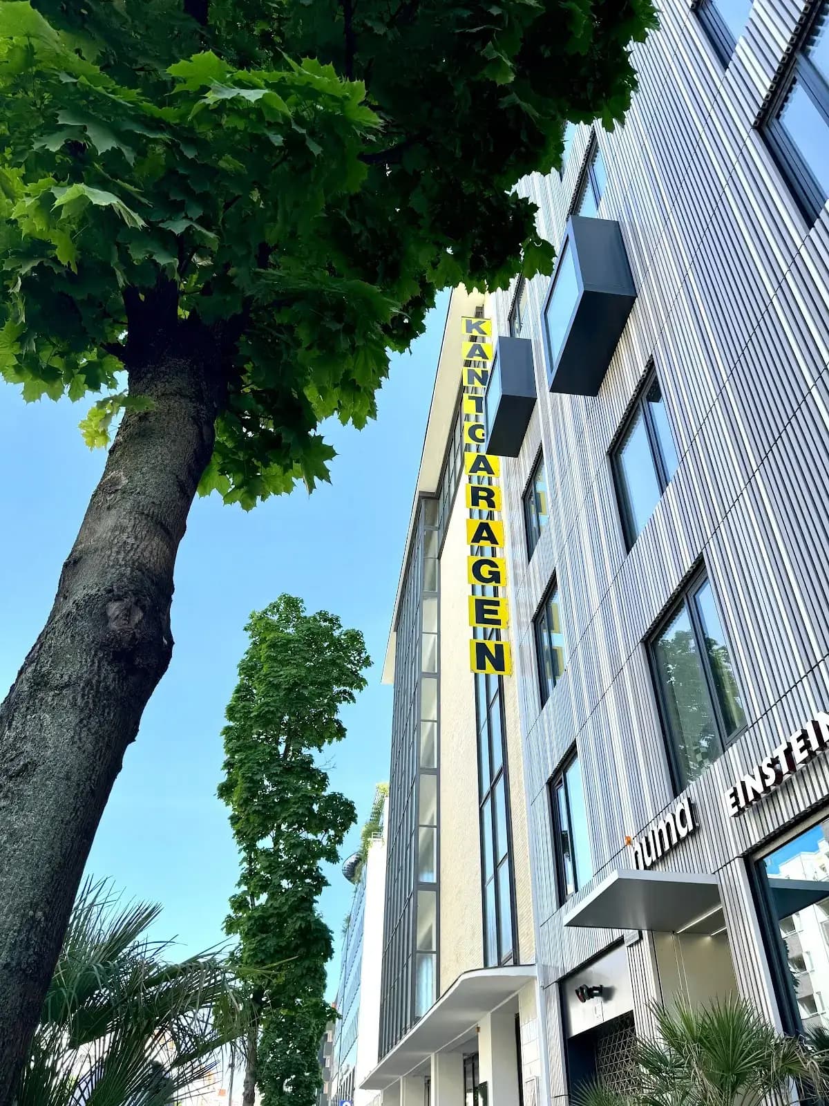 Garage 127 Coworking interior photo 3