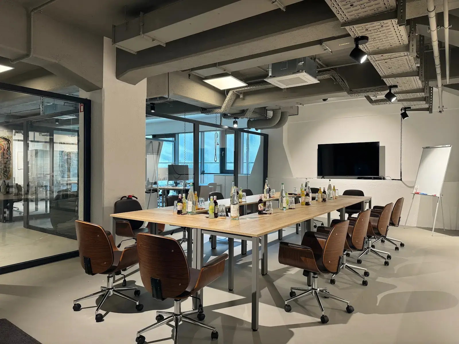 Garage 127 Coworking interior photo 6